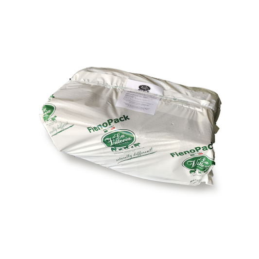 HAYPACK TIMOTHY premium Italian hay product bag for horses, packaged in white with La Vittoria branding.