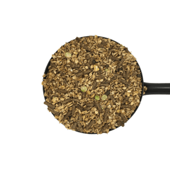 ARABIAN STUD MIX-20-KG-D&H UK in a scoop, showcasing the concentrated breeding feed for horses.