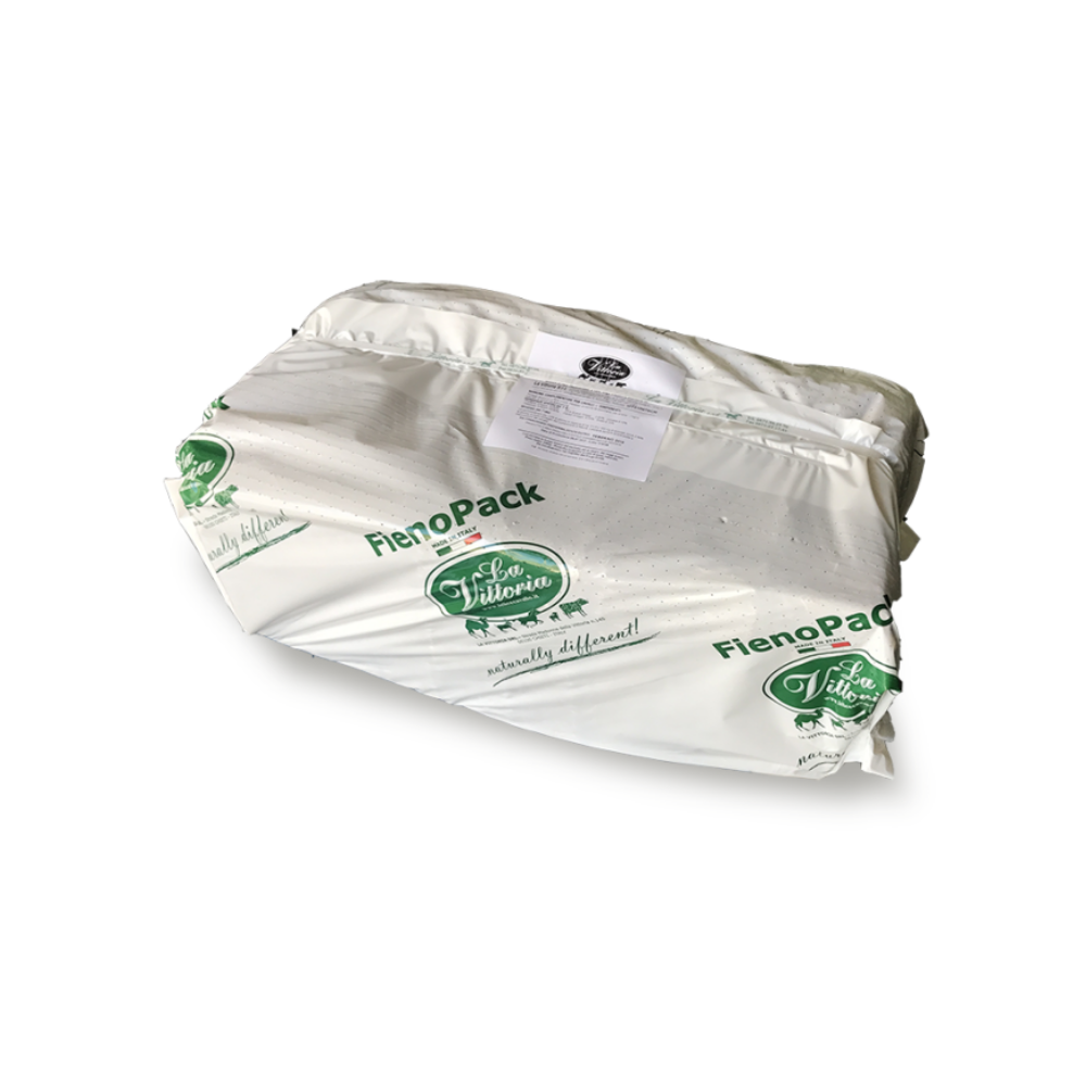 HAYPACK TIMOTHY premium Italian hay product bag for horses, packaged in white with La Vittoria branding.
